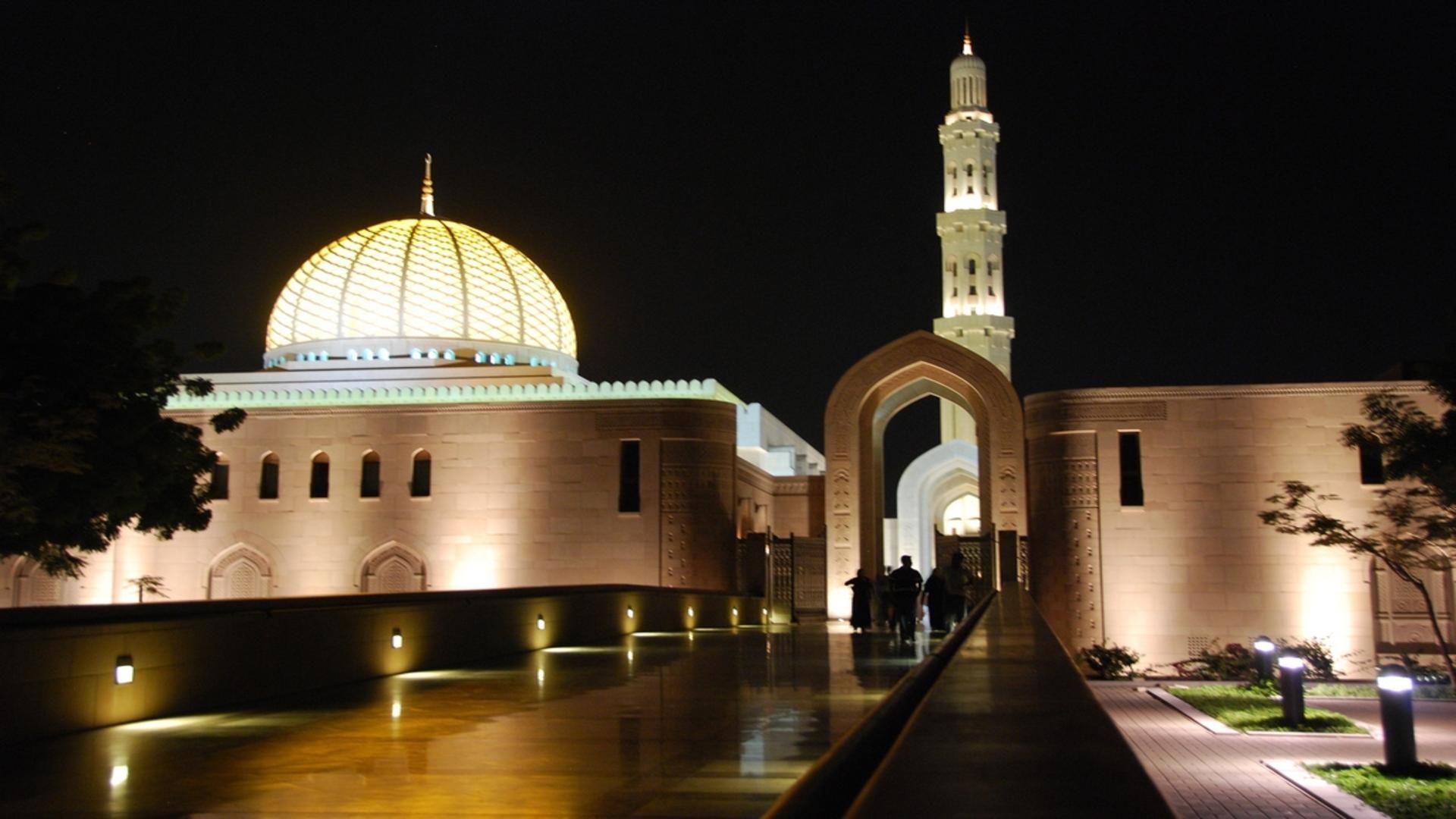 https://d3r8gwkgo0io6y.cloudfront.net/upload/grand mosque muscat.jpg